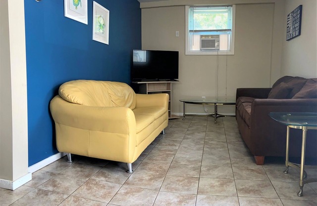 2 Bdrm, 1 Bath Single Home Steps to Beach