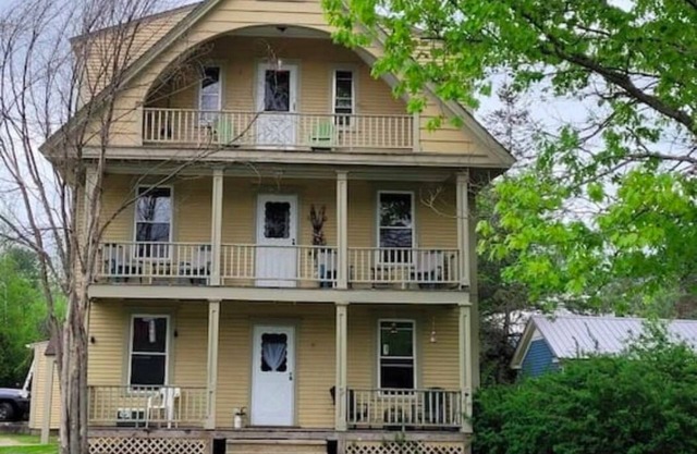 2 Bdrm Apartment-2nd FLR/ WHITE MOUNTAINS, NH
