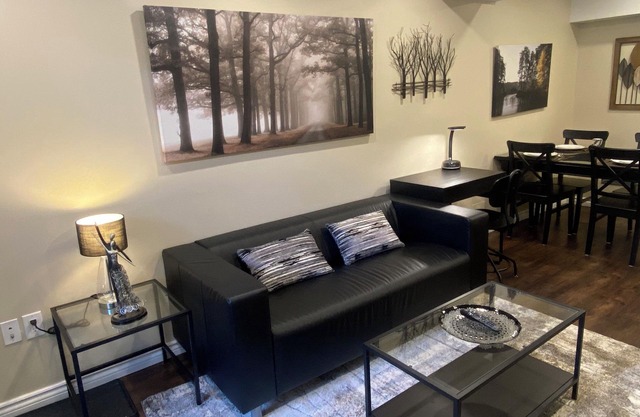 2 Bdrms Apartment Mississauga - Close to Heartland Outlet Mall & Pearson Airport