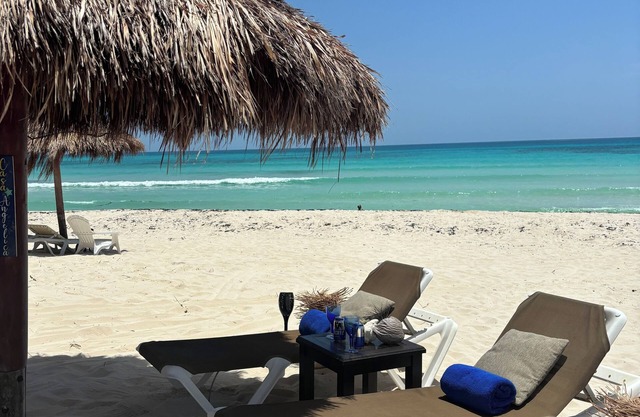 Schöne 3 Zi. Villa * Putzfrau * Pool * 1 Minute zum Strand * Wifi * Wassersport