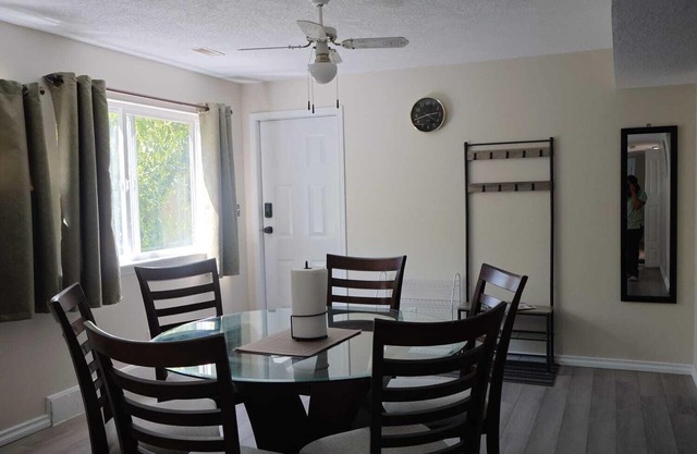 2 Bed 1 bath guest suite