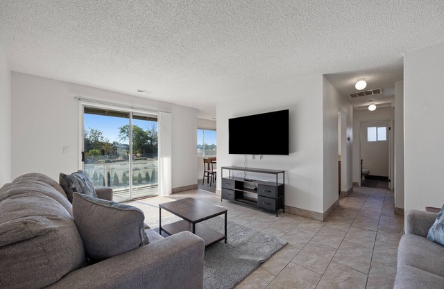 2 Bed/1 Bath-sleeps 6, pets allowed-Central Location in Cul de Sac