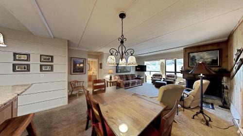 2 Bed 2 Bath Condo Steps Away From Recreation!