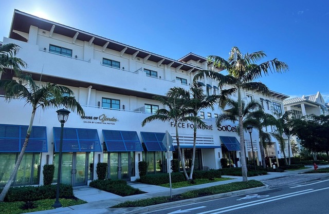 2 bed 2 bath Downtown Naples Beach Condo 2 Blocks to Fifth Avenue New Building!