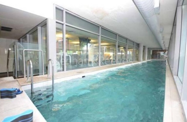 2Bed-2Bath Flat - Gym Pool Balcony Lift