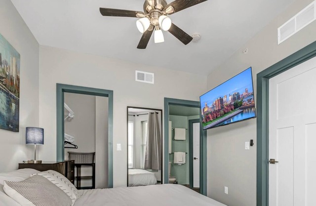 2 Bed 2 Bath + In-Unit Washer/Dryer + Dishwasher