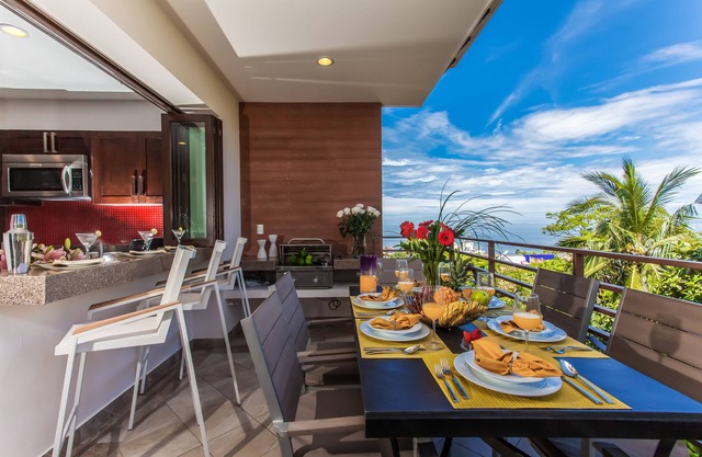 R301 2 Bett 2 Bad Ocean View Suite
