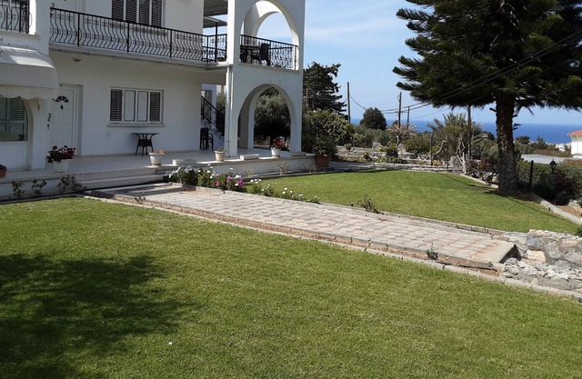 2 bed apartment with great views