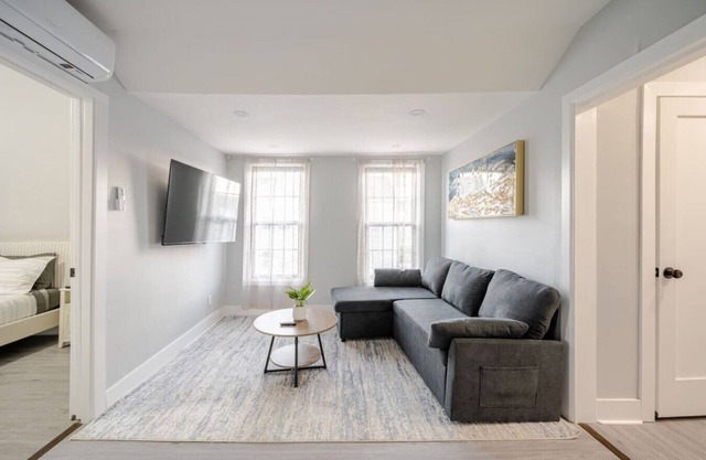 2 Bed Apt in BlackRock by beach