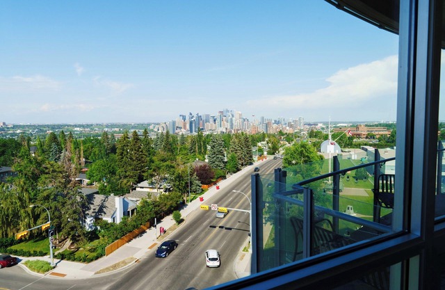 2 Bed Condo | Near DT, AC | Scenic Views