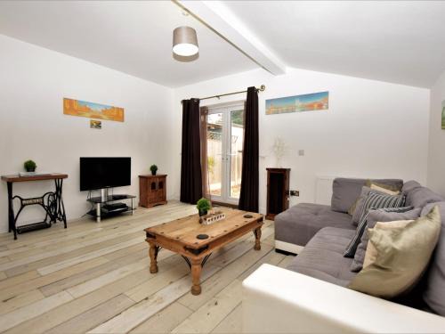 2 Bed in Sutton-on-Sea 74809