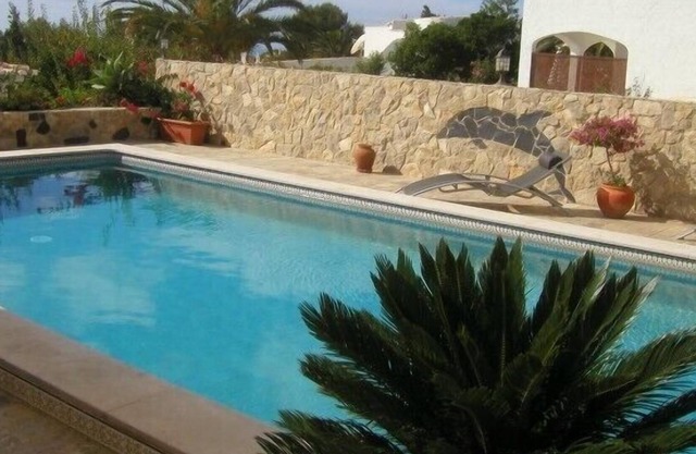 Ein seltener Fund in Salema - 2-Bett-Anwesen mit privatem Pool und herrlicher Aussicht