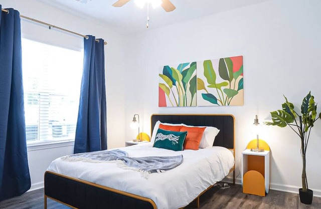 2 Bed Sleeps 6 +Pool2+Gym+Pet+EV