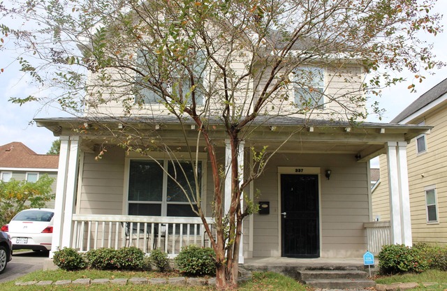2 bedroom 1.5 bathroom home near LSU and Downtown