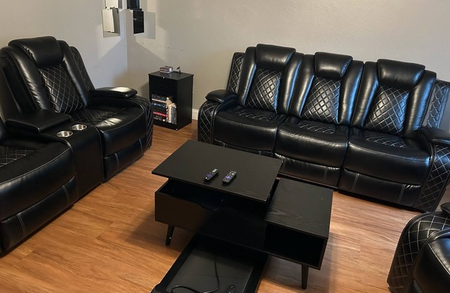 2 bedroom 1 bath Condo
