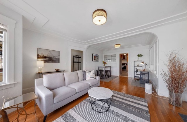 2 Bedroom, 1 Bath Located Just Steps Away From Piedmont Ave