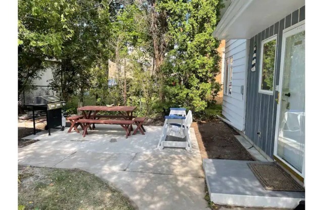 2 Bedroom 1 Bathroom Townhome In Manitowoc