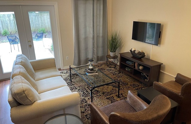 2 Bedroom 2.5 Bath Near Tallahassee Memorial and Downtown
