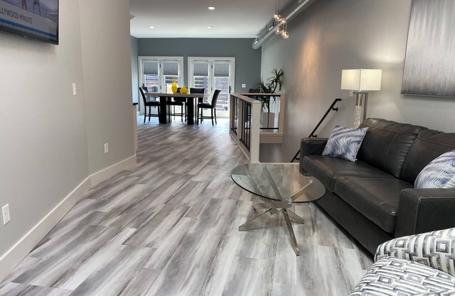 2 Bedroom, 2 Bath, City View Flatt - Short Walk to Many Local Restaurants, Pubs, & Seneca Lake