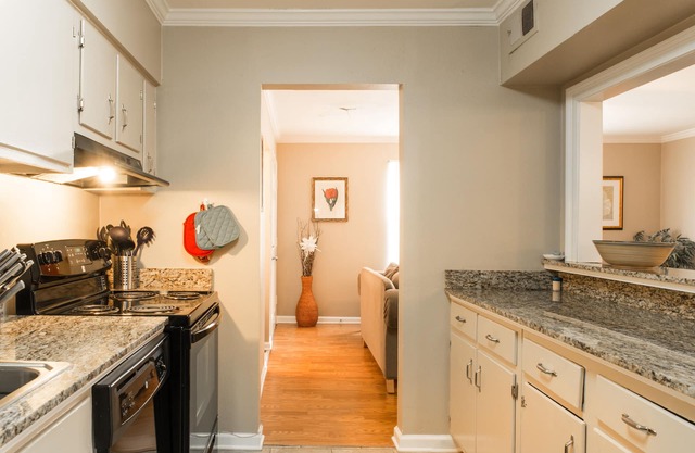 2 Bedroom 2 Bathroom Comfortable Furnished Home 10840 W fuller Pl