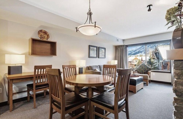 2 BEDROOM 2ND FLOOR AMAZING MOUNTAIN VIEW FAMILY FRIENDLY CONDO