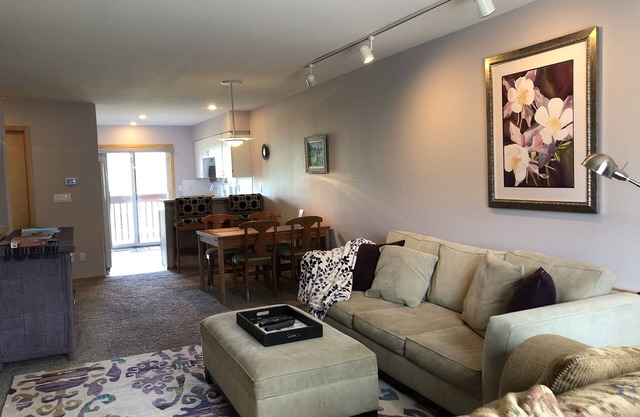 2 Schlafzimmer, 3 Bäder, Garage, WLAN, Pool Lagoon Town Home in Frisco