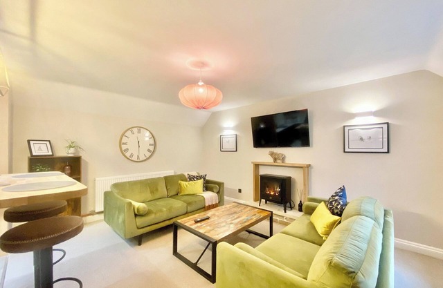 2 bedroom accommodation in Cirencester