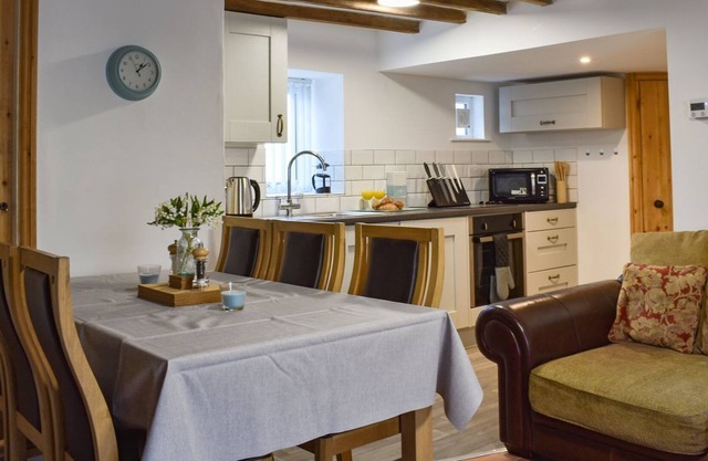 3 bedroom accommodation in Aberdesach