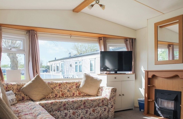 2 bedroom accommodation in New Romney