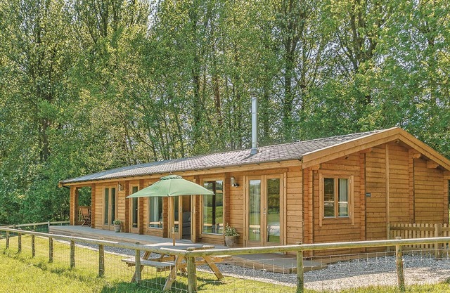 2 bedroom accommodation in Crewkerne