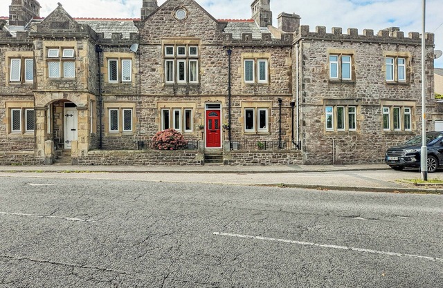 A beautifully maintained property full of warmth, character and charm.