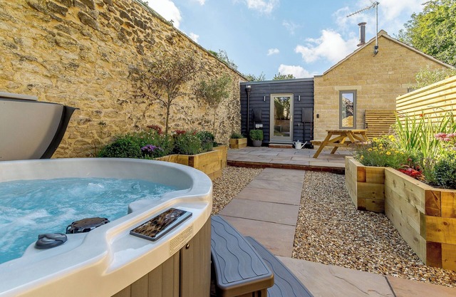 2 bedroom accommodation in Thornton le Dale, near Pickering