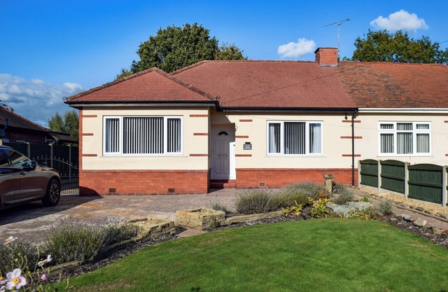 2 bedroom accommodation in Sandbach