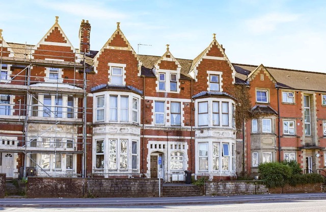 2 bedroom accommodation in Cardiff