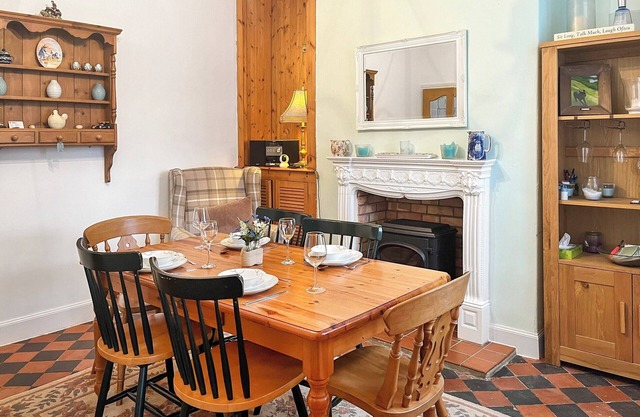 2 bedroom accommodation in Powfoot