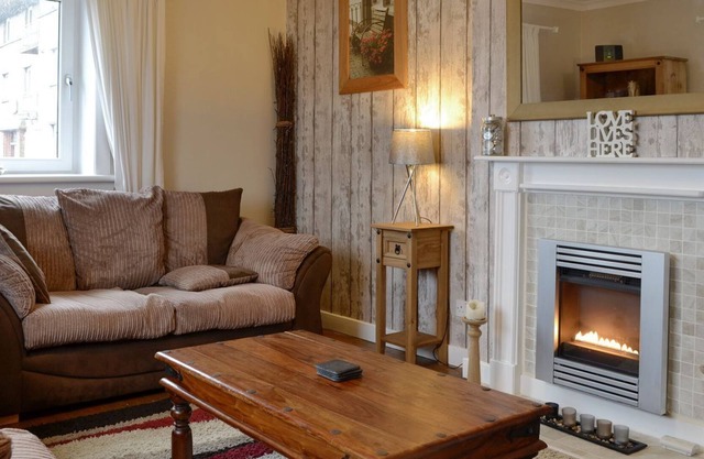 2 bedroom accommodation in Tayport, near Dundee