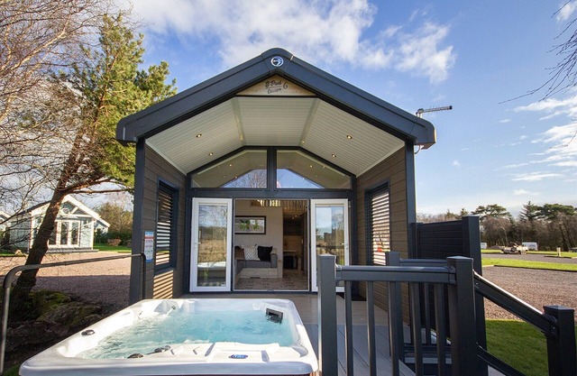 2 bedroom accommodation in Annan