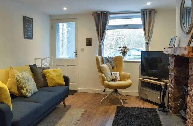 2 bedroom accommodation in Bootle