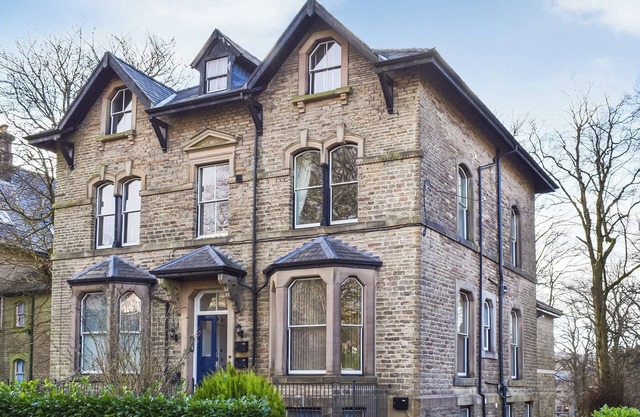 2 bedroom accommodation in Buxton
