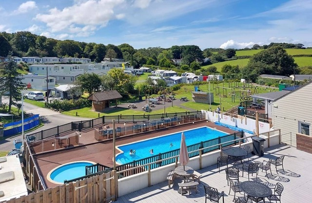 2 bedroom accommodation in Hayle