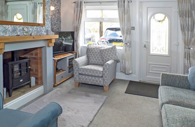 2 bedroom accommodation in Louth