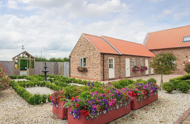 2 bedroom accommodation in North Somercotes, Mablethorpe