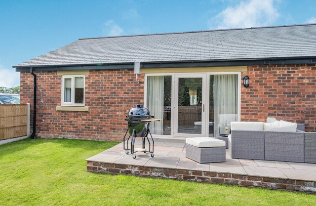 2 bedroom accommodation in Lytham