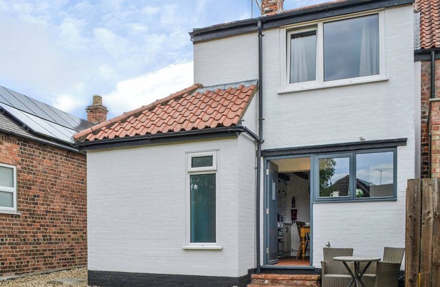 2 bedroom accommodation in Withernwick, near Hornsea