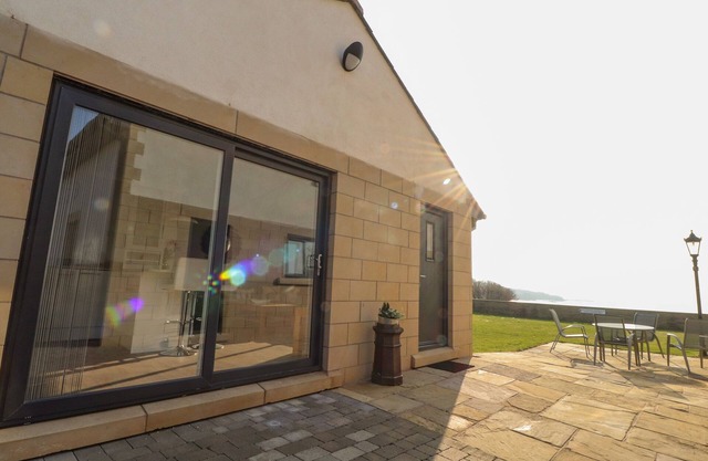 2 BEDROOM ANNEXE, country holiday cottage in Morecambe