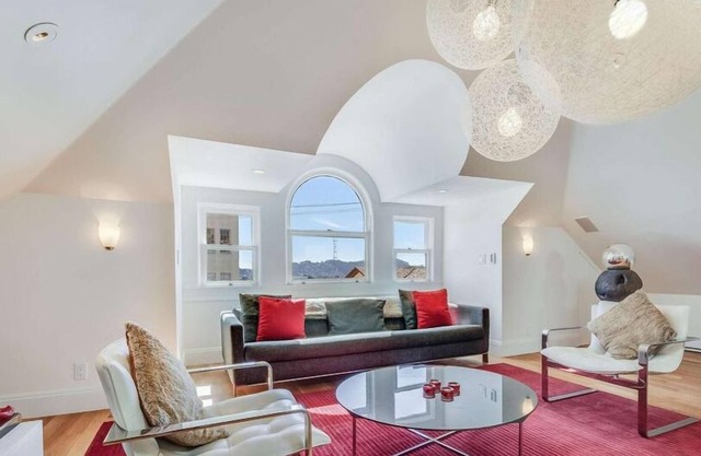 2 Bedroom Apartment L-558043 by Houzlet