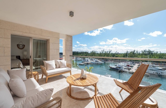 2-bedroom apartment at La Amada Residences with fitness room, AC, WiFi,