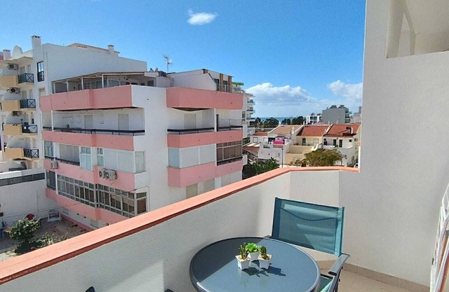 2 bedroom apartment 150 meters from Monte Gordo beach LN 0193