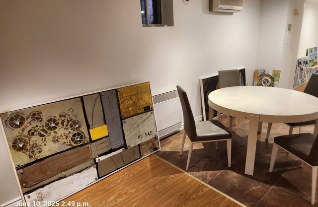 2 bedroom apartment at the heart of Montreal. Minimum stay 31 days