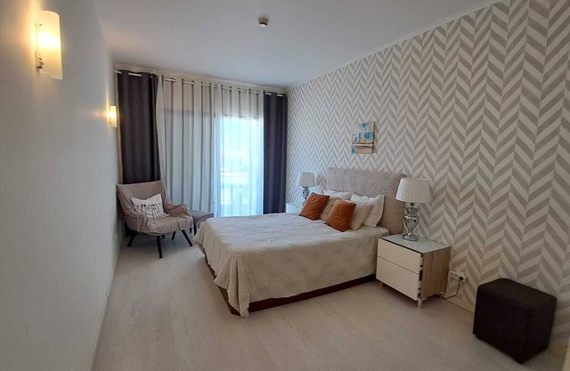 2 bedroom apartment, in a quiet and central place , AC, Albufeira